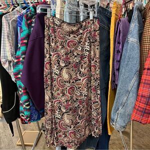 Vintage I.N. Studio Women's Petite Large Midi Skirt.